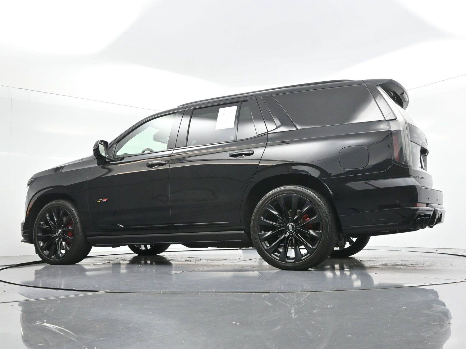 Used 2025 Cadillac Escalade V w/ LPO, ONYX Package AWD/4WD image 59