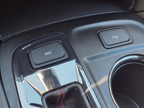 Used 2024 Chevrolet Equinox RS w/ RS Leather Package image 10