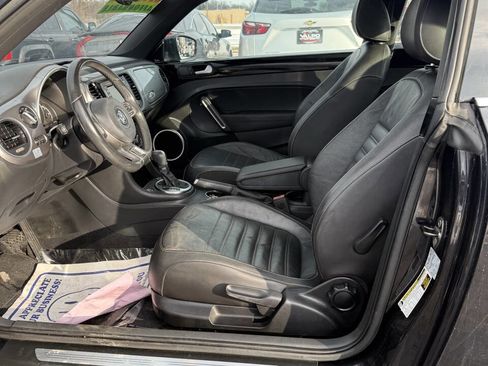 Used 2014 Volkswagen Beetle TDI image 17