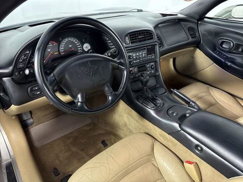 Used 2001 Chevrolet Corvette Convertible w/ Preferred Equipment Group2 image 13