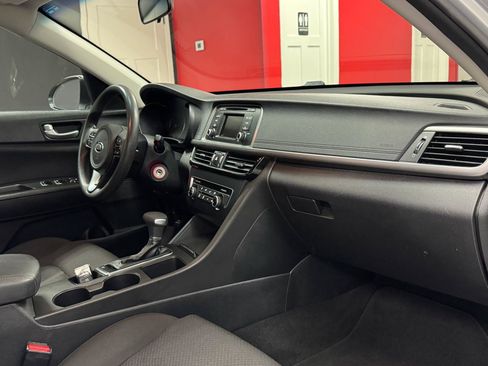 Used 2017 Kia Optima LX FWD image 26