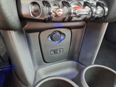 Used 2016 MINI Cooper 2-Door Hardtop image 12