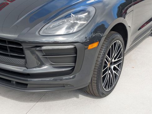 New 2026 Porsche Macan image 12