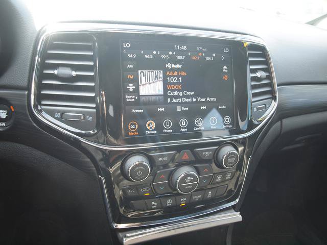 Used 2020 Jeep Grand Cherokee Altitude AWD/4WD image 10