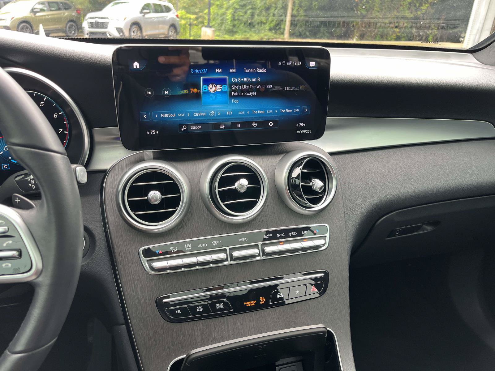 Used 2021 Mercedes-Benz GLC 300 image 27