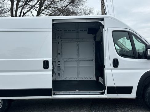 Used 2023 RAM ProMaster 2500 image 17