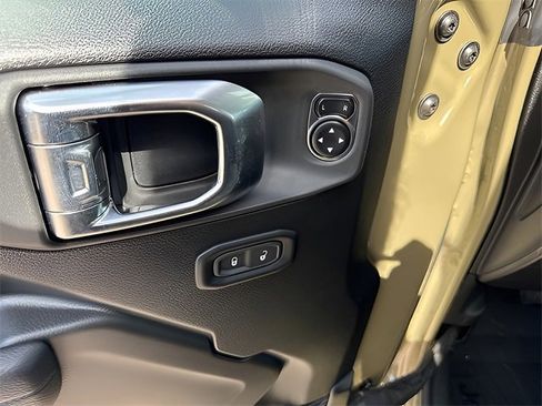 New 2025 Jeep Gladiator Sport image 15