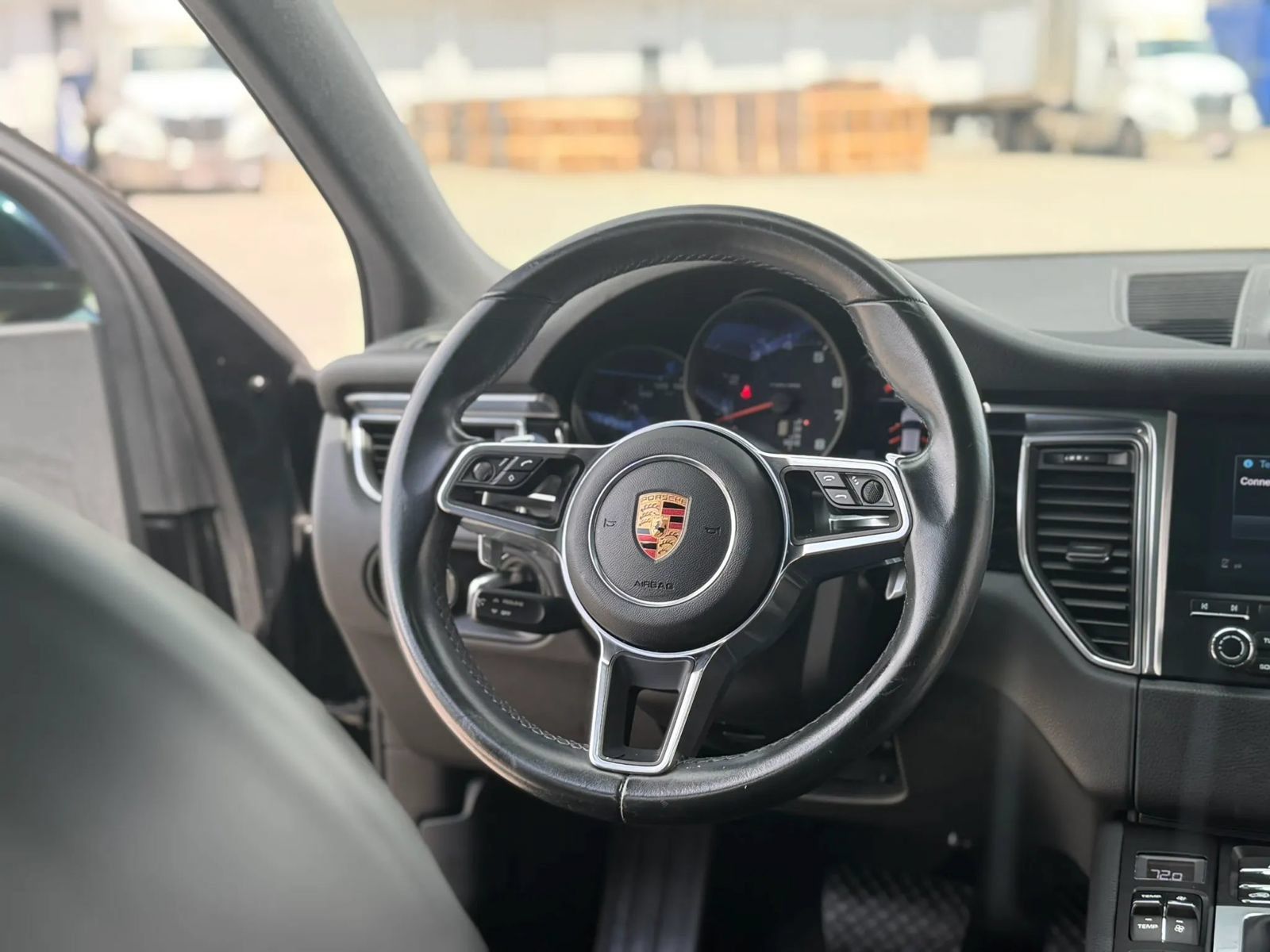 Used 2018 Porsche Macan Sport Edition AWD/4WD image 26