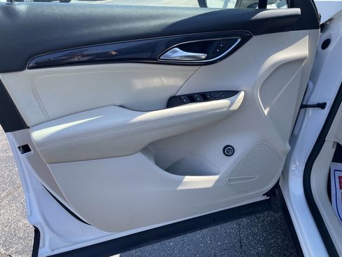Used 2023 Buick Envision Preferred AWD/4WD image 11
