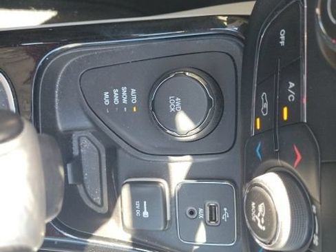 Used 2017 Jeep Compass Limited AWD/4WD image 38