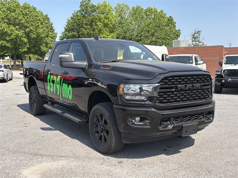 Used 2024 RAM 2500 Big Horn w/ Night Edition AWD/4WD image 4