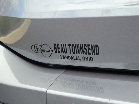 Used 2025 Nissan Rogue SV image 6