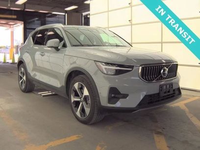 Used 2025 Volvo XC40 B5 Plus