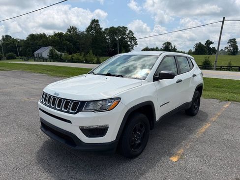 Used 2018 Jeep Compass Sport AWD/4WD image 2