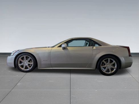 Used 2005 Cadillac XLR image 3