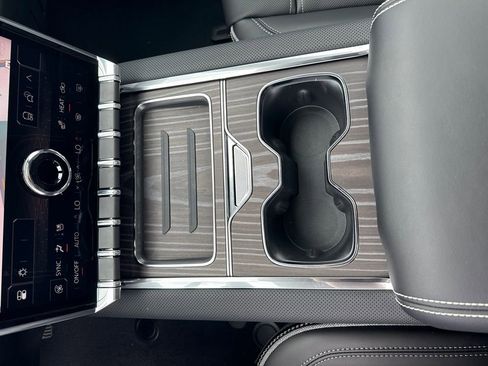 New 2025 GMC Sierra EV Denali image 28