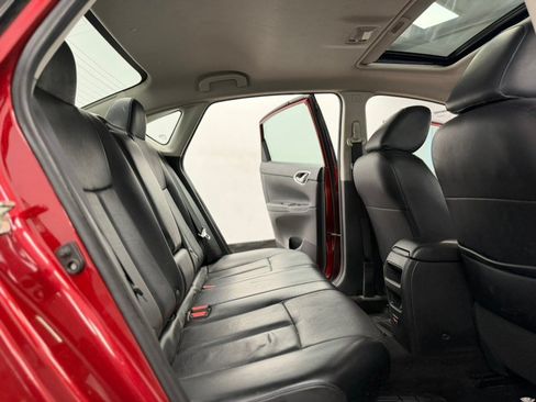 Used 2019 Nissan Sentra SR w/ Premium Package (SR) FWD image 39