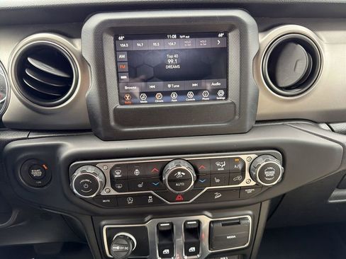 Used 2021 Jeep Wrangler Sport AWD/4WD image 12