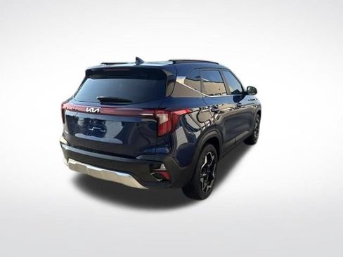 Used 2026 Kia Seltos EX FWD image 3