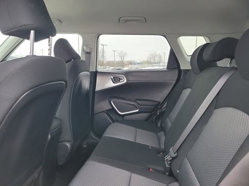 Used 2025 Kia Soul LX w/ LX Technology Package image 11