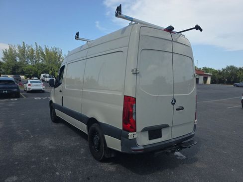 Used 2024 Mercedes-Benz Sprinter 2500 image 3
