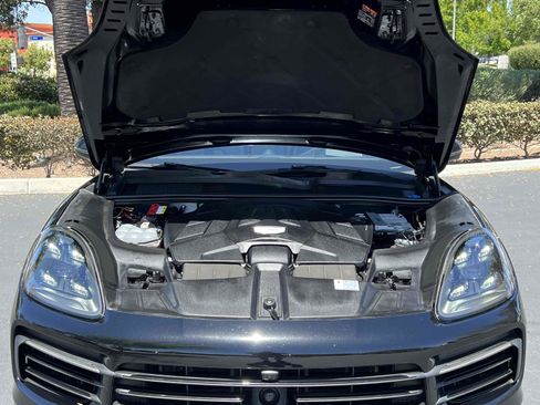 Used 2019 Porsche Cayenne S AWD/4WD image 23