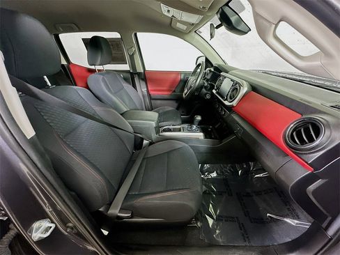 Used 2022 Toyota Tacoma SR5 image 11