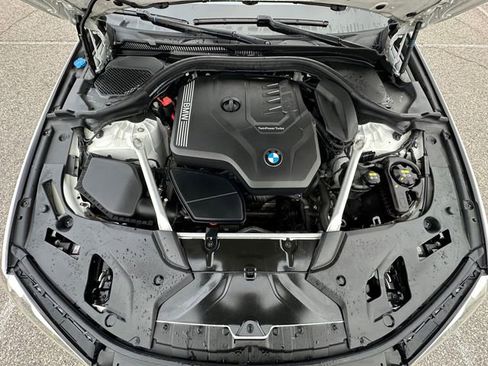 Used 2022 BMW 530i w/ Convenience Package image 31