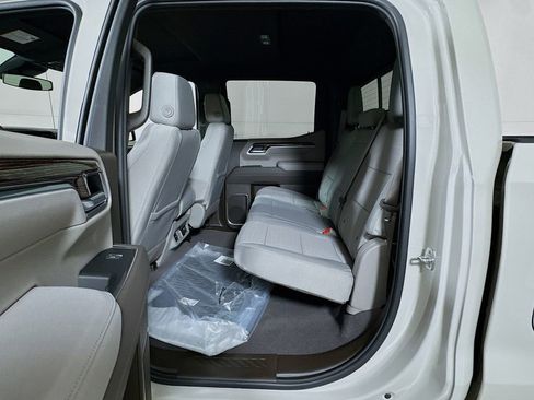 New 2026 GMC Sierra 1500 SLE w/ Preferred Package image 13