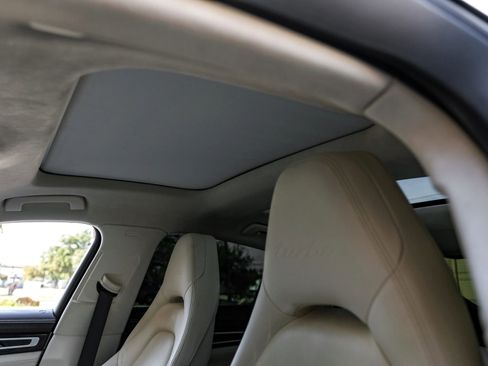 Used 2018 Porsche Panamera Turbo image 4