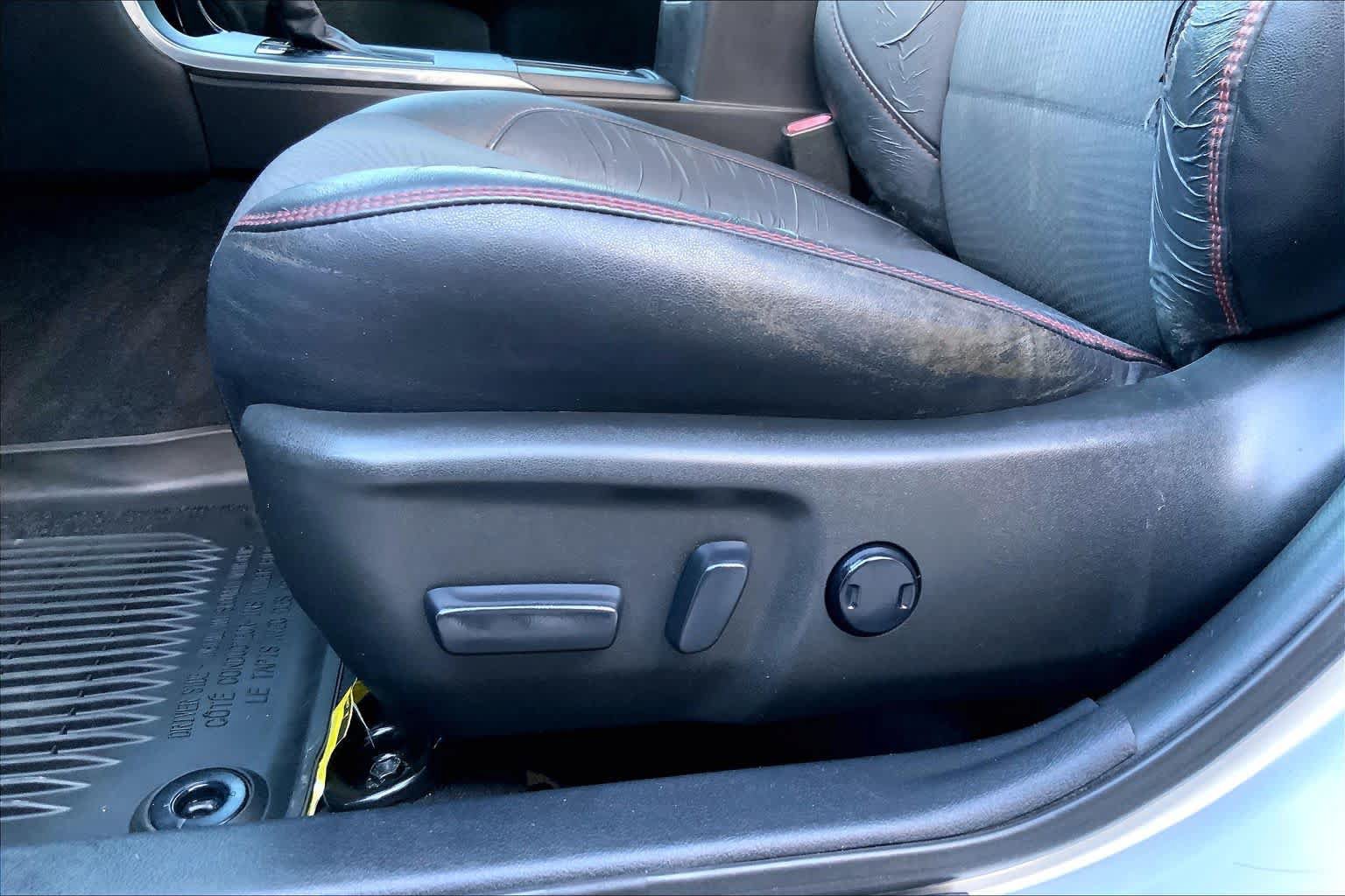 Used 2016 Toyota Camry SE FWD image 30