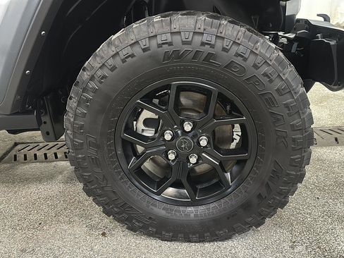 Used 2024 Jeep Wrangler Willys image 10