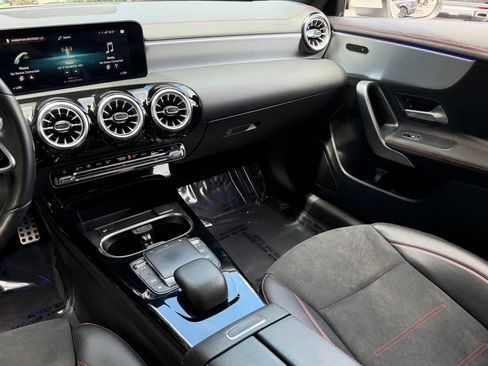 Used 2022 Mercedes-Benz CLA 250 4MATIC image 43