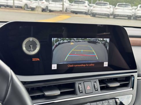 Used 2025 Lexus ES 350 w/ Premium Package FWD image 11
