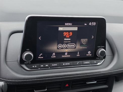 Used 2024 Nissan Rogue SV image 16