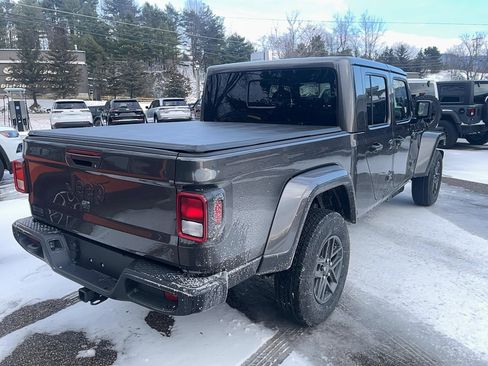 New 2026 Jeep Gladiator Sport image 5
