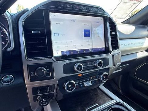 Used 2022 Ford F250 Lariat w/ Lariat Ultimate Package AWD/4WD image 26