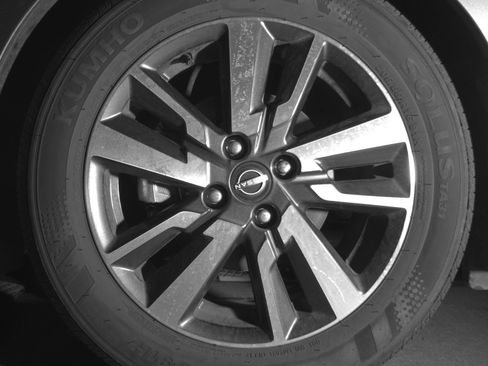 Used 2025 Nissan Versa SV FWD image 12