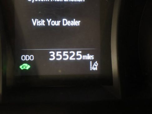 Used 2023 Toyota Camry LE image 31