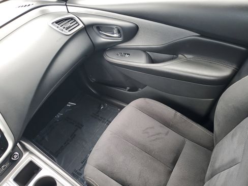 Used 2020 Nissan Murano SV image 11