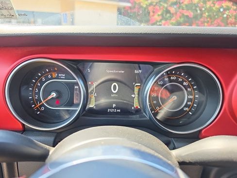 Used 2023 Jeep Gladiator Rubicon w/ Cold Weather Group AWD/4WD image 29