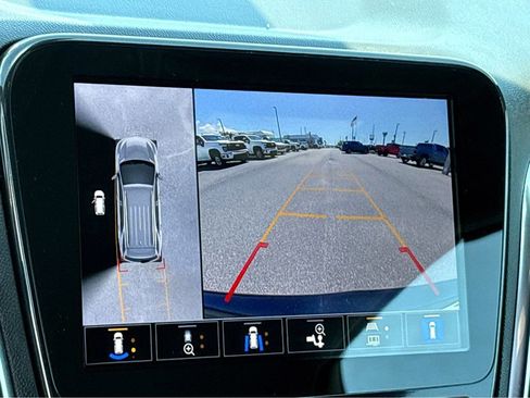 Used 2023 Chevrolet Equinox Premier FWD image 32