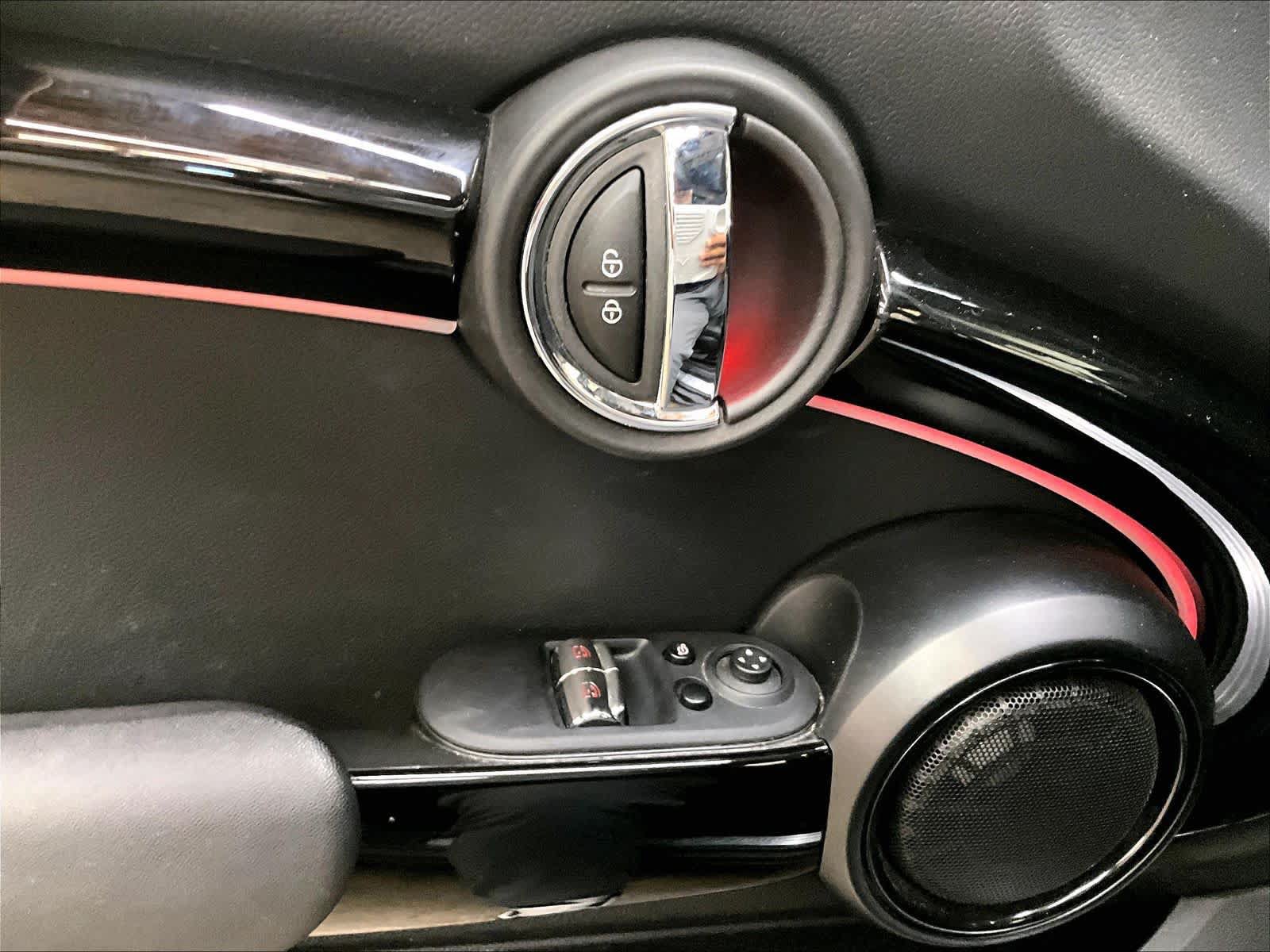 Used 2024 MINI Cooper SE FWD image 32