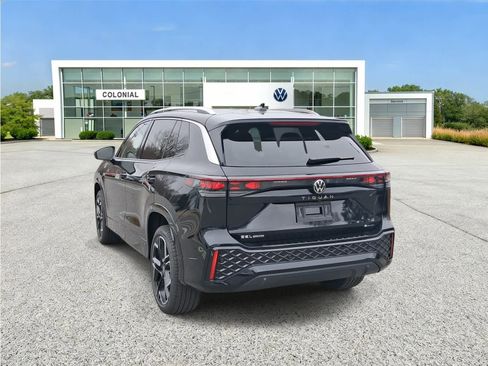 New 2026 Volkswagen Tiguan SEL R-Line AWD/4WD image 3