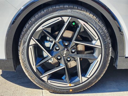 New 2025 Kia K4 GT-Line image 8