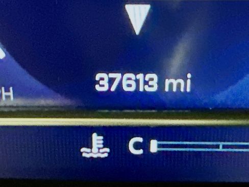 Used 2022 Chevrolet Silverado 1500 LT image 18