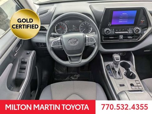 Certified 2024 Toyota Highlander LE FWD image 15