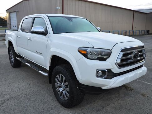 Used 2020 Toyota Tacoma Limited image 7