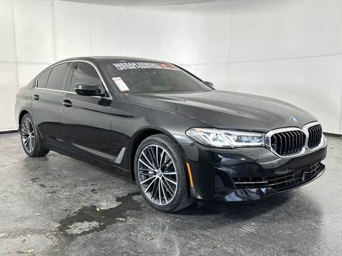 Used 2022 BMW 540i w/ Premium Package image 2