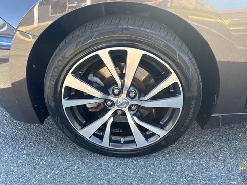 Used 2016 Nissan Maxima 3.5 SV FWD image 11